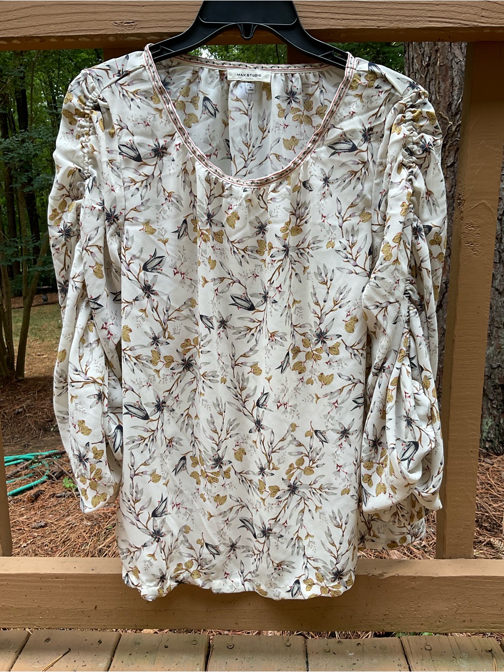 Max Studio Cream Floral Ruched Sleeve Blouse